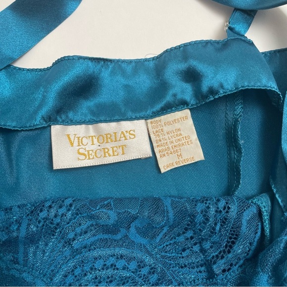 VINTAGE VICTORIA’S SECRET teal slip with high slit - Picture 7 of 9